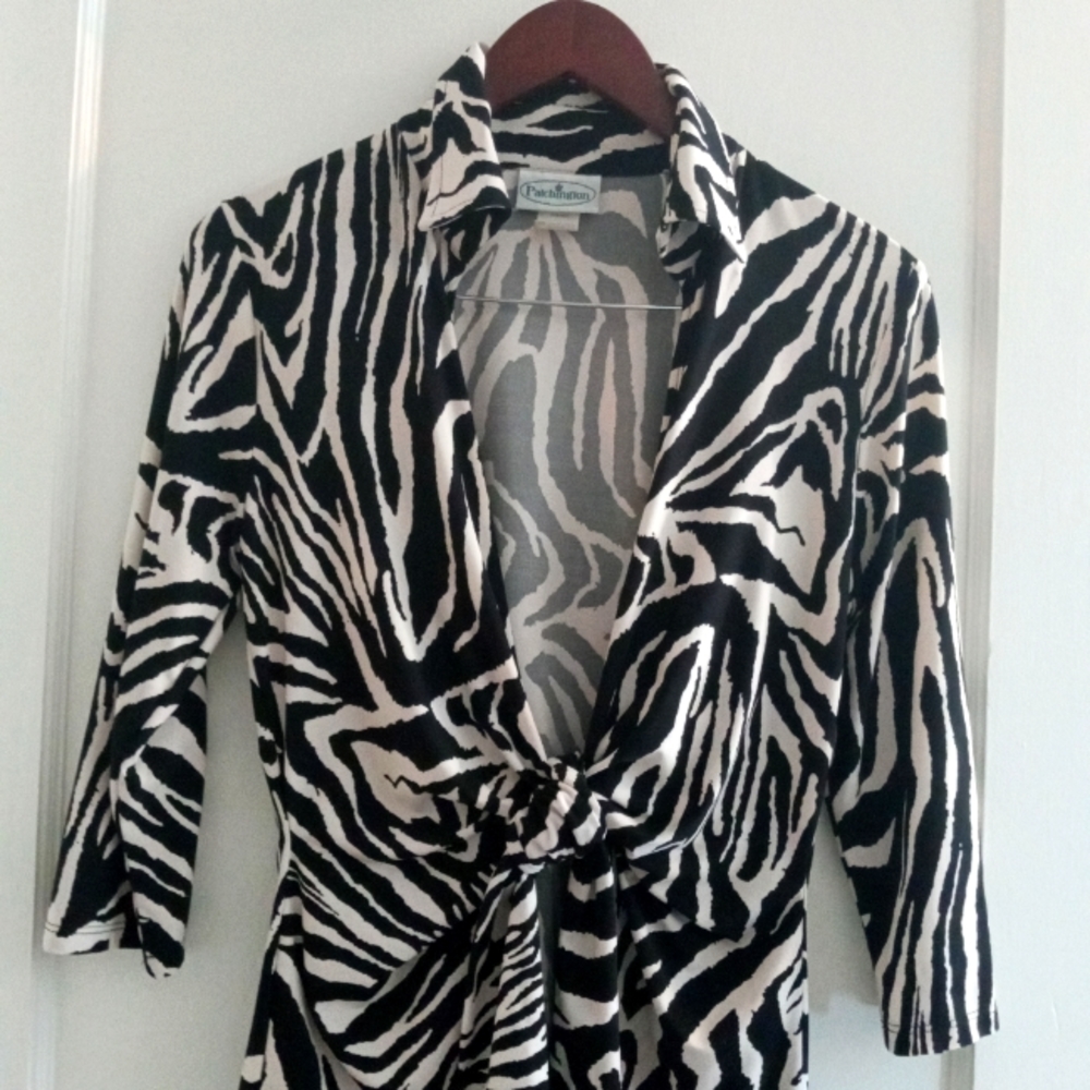 Women's Black & White tie in front top